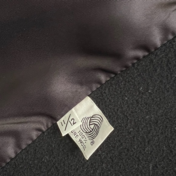 VINTAGE Wool Coat - Picture 8 of 9